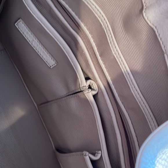 ANN TAYLOR OFF WHITE shoulder bag
Leather or hand bag - Picture 6 of 6